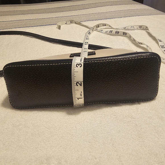 KATE SPADE NEW YORK Crossbody Shoulder  Black and Cream Handbag Purse. - Picture 10 of 11